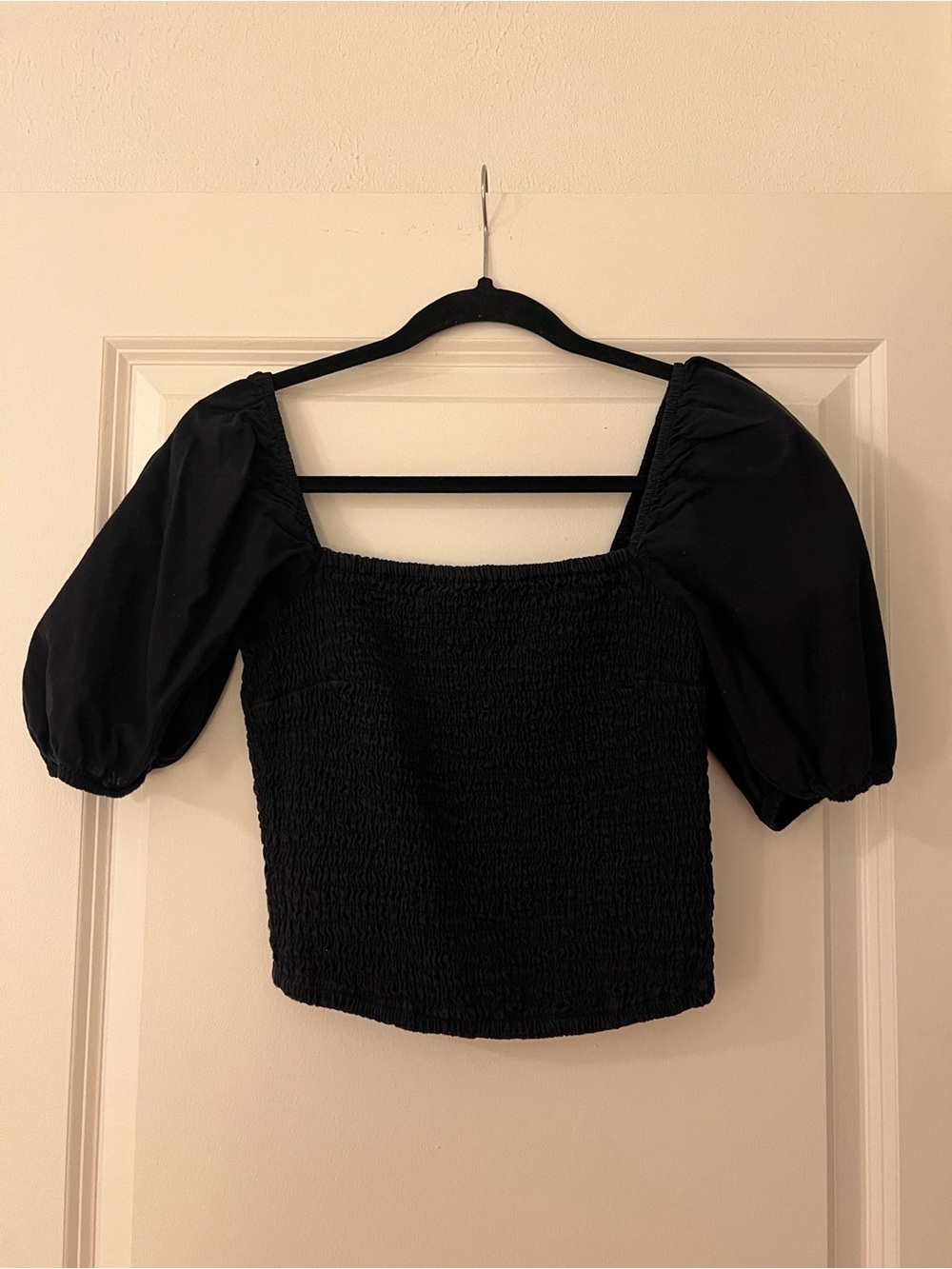 Abercrombie & Fitch Black Puff Sleeve Smocked Crop Top